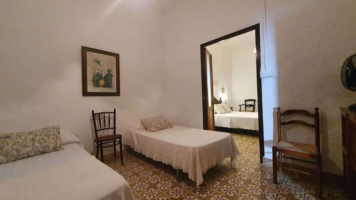 334ef7e8-1d2e-4f06-8b65-5718e1933c6f