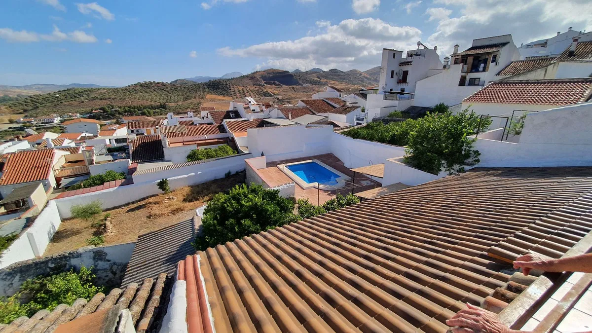 4e323c18-6816-436c-a9d2-0edaef016736