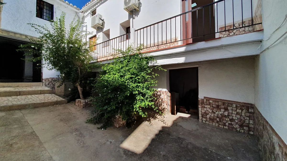 c341329e-ed6e-451b-9c1c-2b89a469b8c1