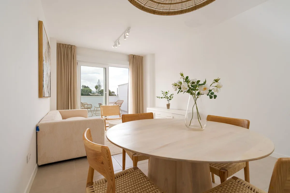 024103c7-a7d5-470f-9567-d5222ea93364