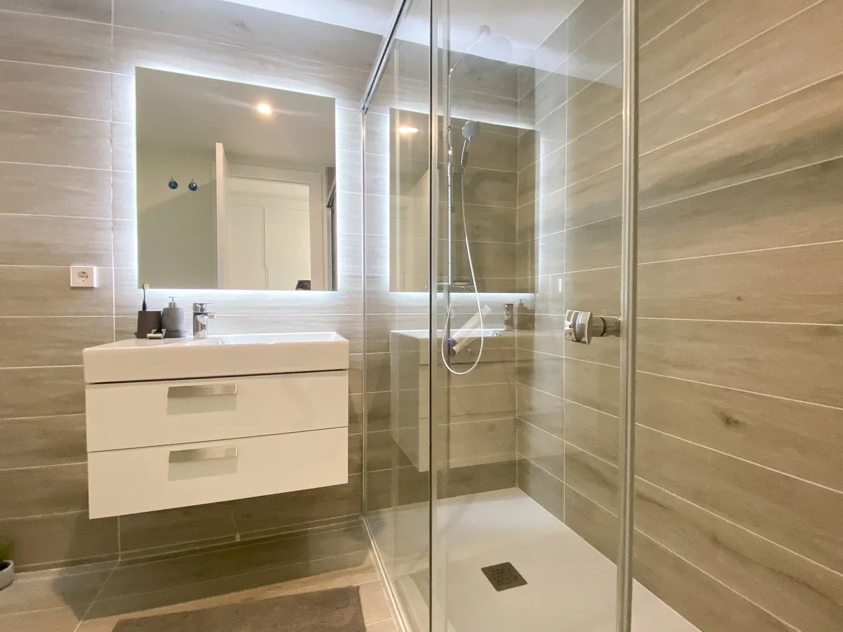 ee726eb8-6c2c-41dd-99ed-9a31f6c1f2ed