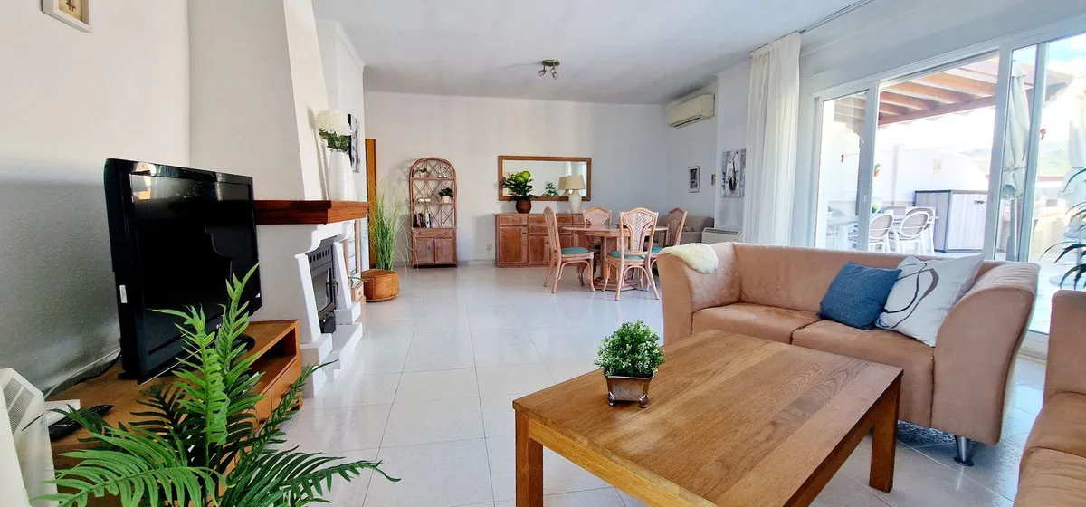 d2f1b762-f54b-4572-a6cf-ab076a9ab2e7