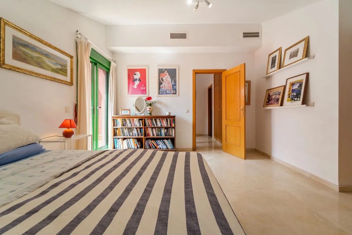 0503bbea-4d00-4123-96b9-c7d6d380664e