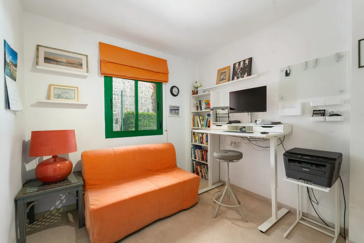 dcc34e8f-04a8-452c-87f7-9a89a30e8024