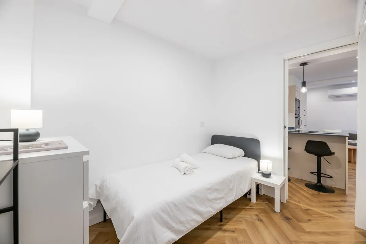 0c56141b-5759-47ef-9cf2-c6e89c7457ba