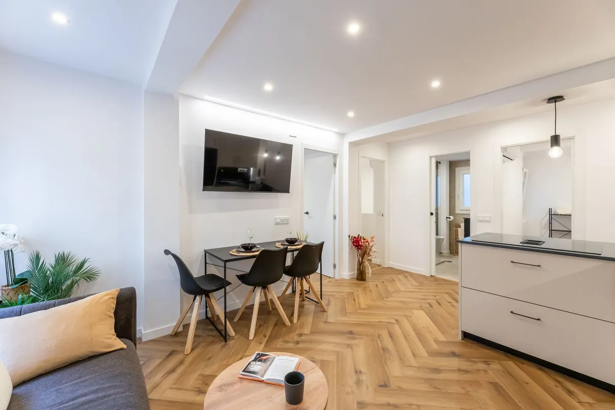 f1509d2f-aa73-42c3-9c93-51a941acafcc