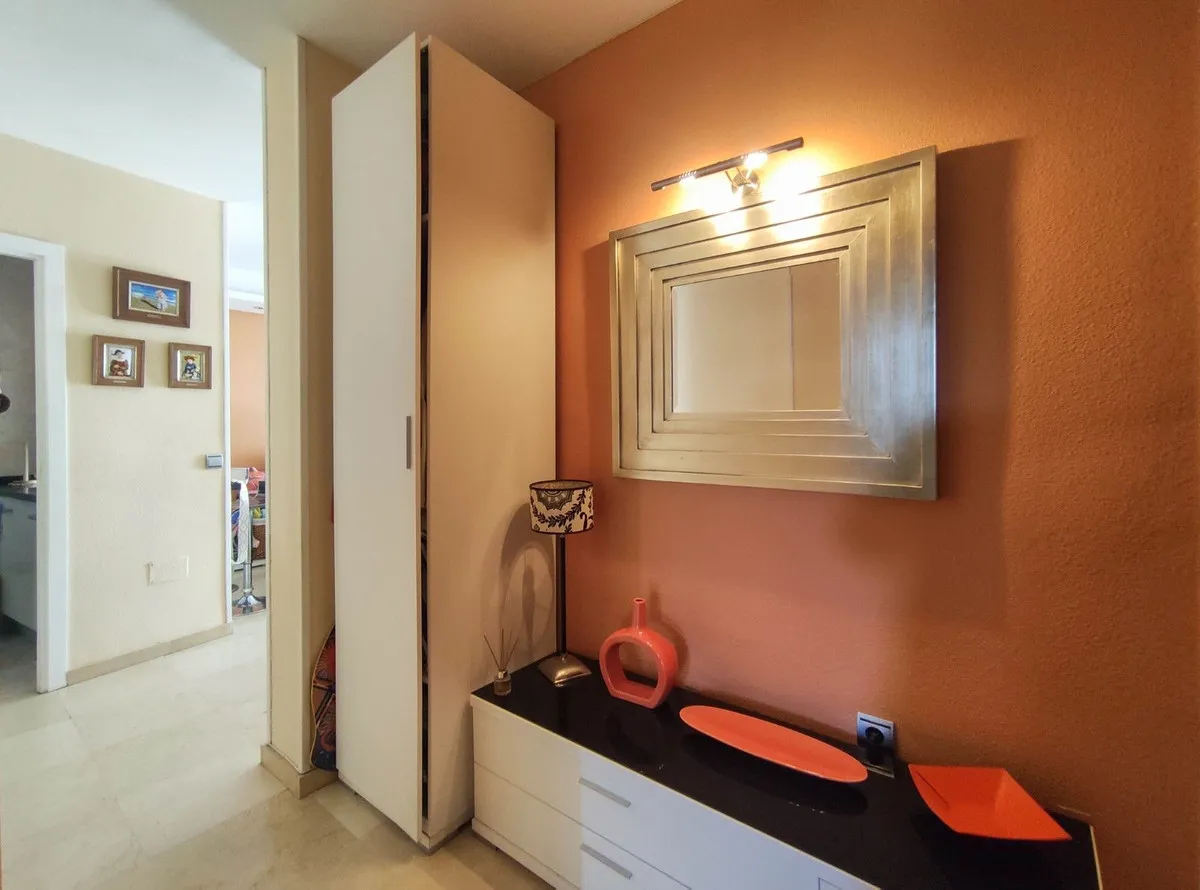 8b45d676-8c50-47d1-b4c6-91247636c3b0