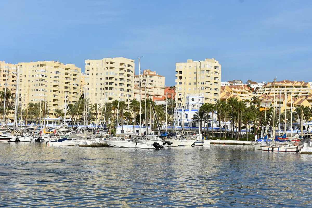 b33b71ff-41e2-4afc-b95f-5c17e59b5200