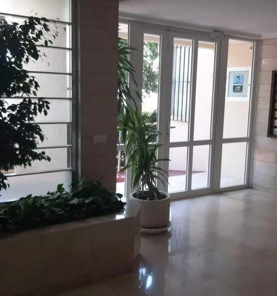 ba527a12-bb0a-4578-9b0a-006797c1dd98