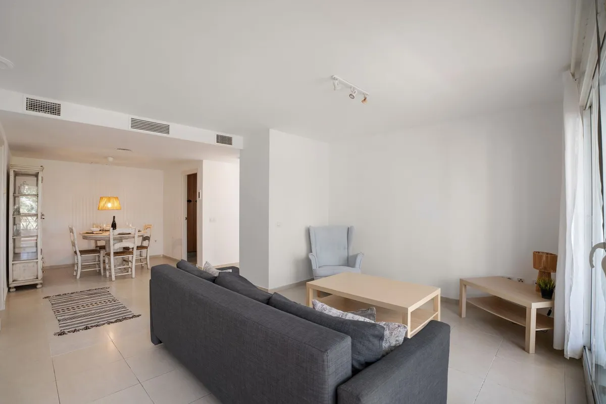 00f5b6c5-bc4b-4881-ab5c-8e4eec8c6822