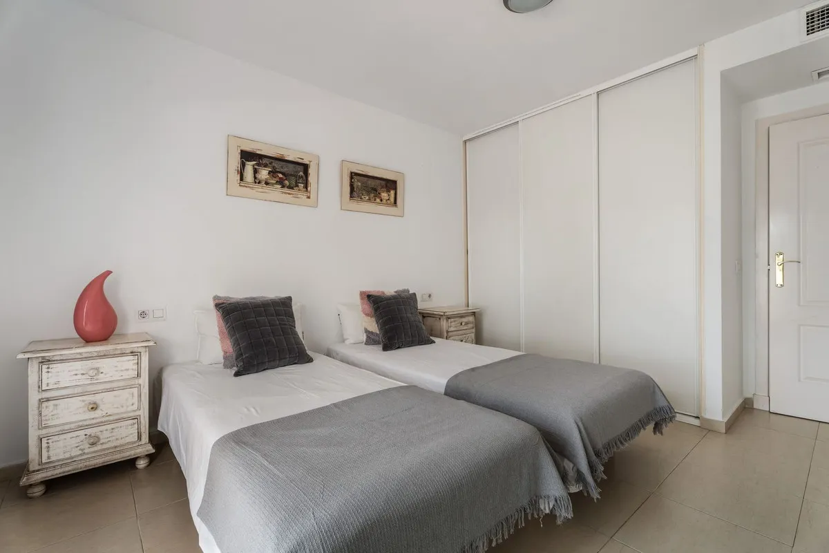 e68ff2ea-a1f4-4ab2-956b-6f1a9263f0d8