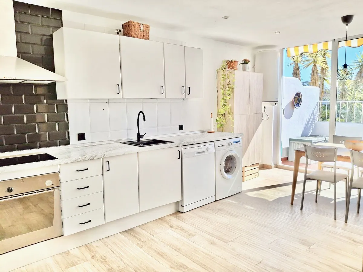 71a75b2b-a3f7-4272-a8d8-e675305dfb35