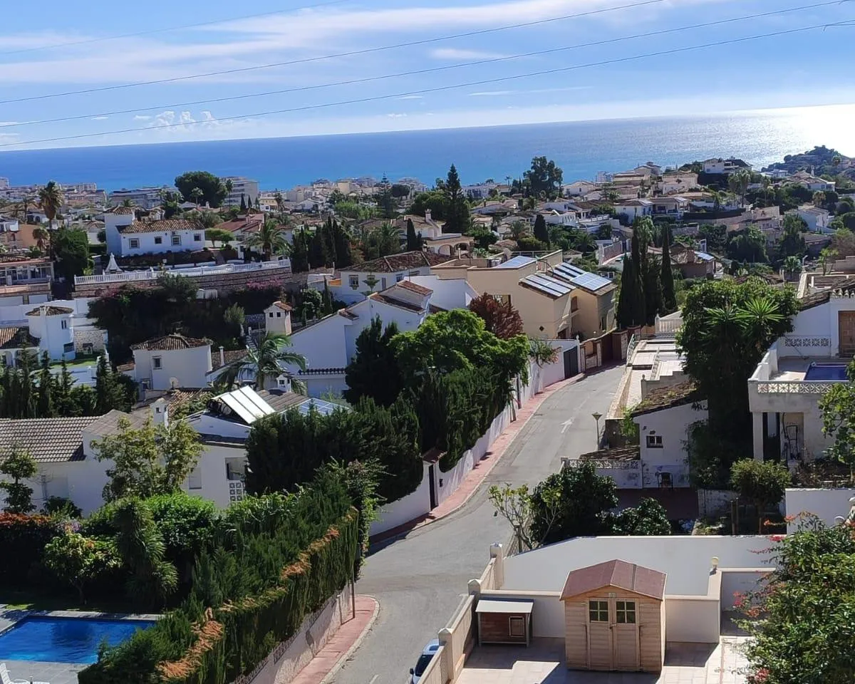 10a2ef95-a609-402d-86a5-877842dae929