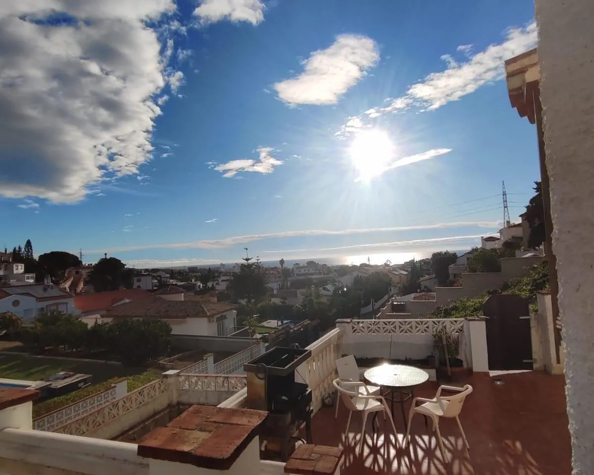 2f2d9761-d41e-474f-837b-f114ec78a66d