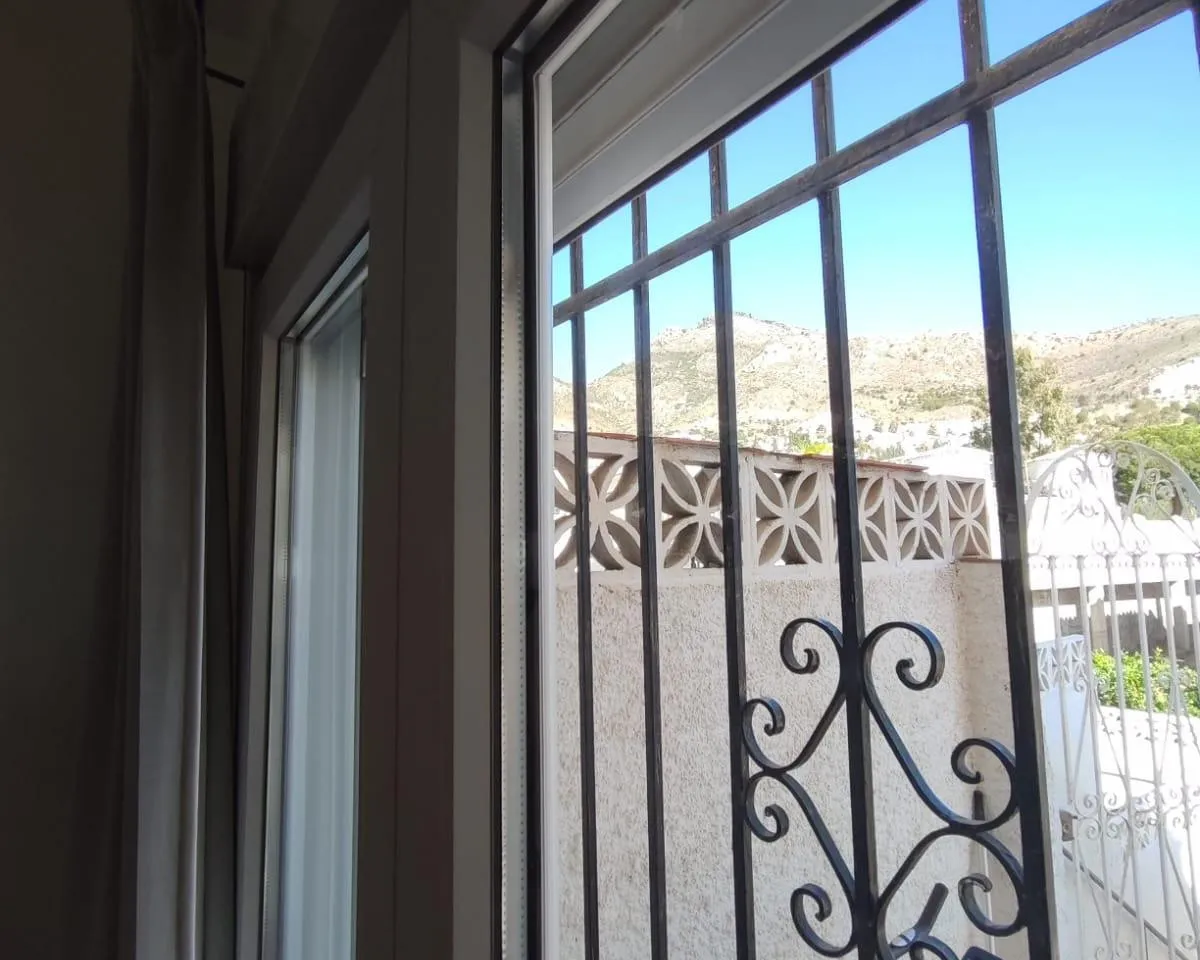 cf6b523e-6c74-4e29-bd0b-403ad661b6c8