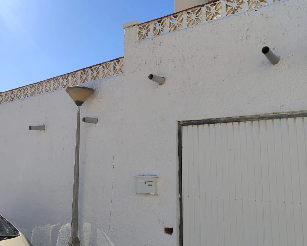 f2adbbab-d014-40eb-8e0f-d5d5ec2c577e