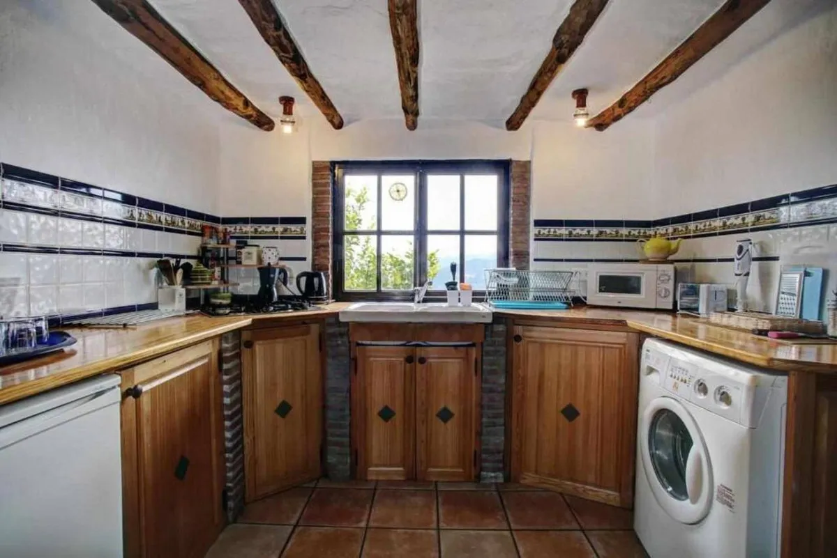 72a65fc6-5b4c-4565-83c5-41c82d71c14e