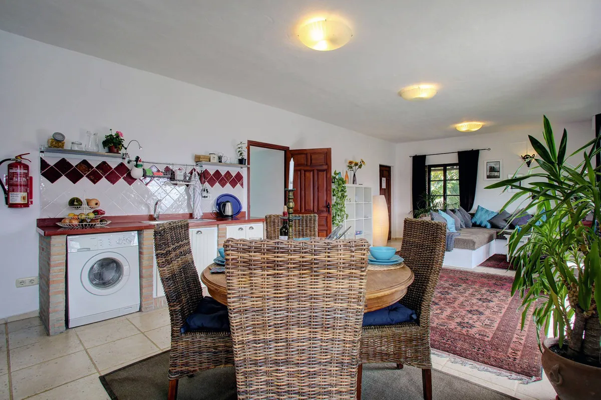 7ed4e438-0972-400c-a0e2-c3e1da127a02