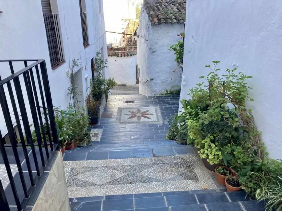 e3425f82-5bf0-4cd2-ad79-7f515ee03b8d