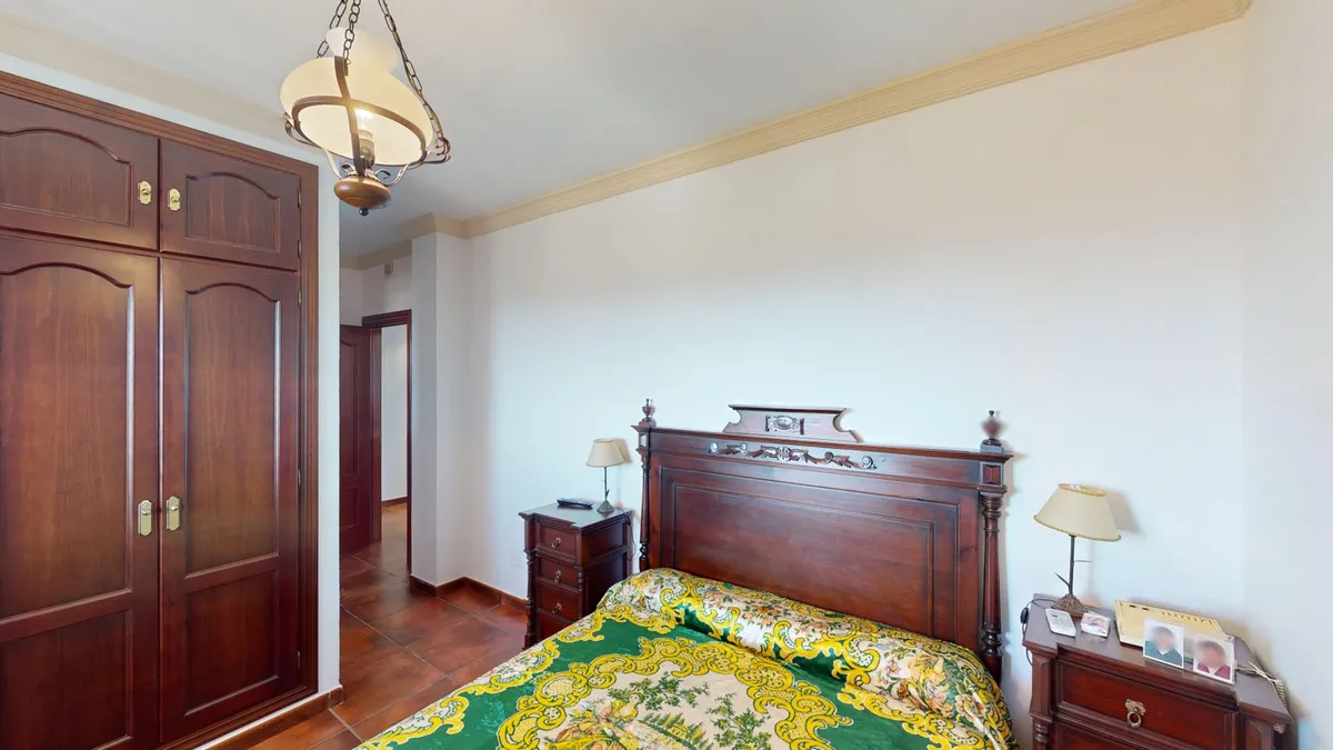 590fff99-95bd-42c8-8a52-150b912a334d