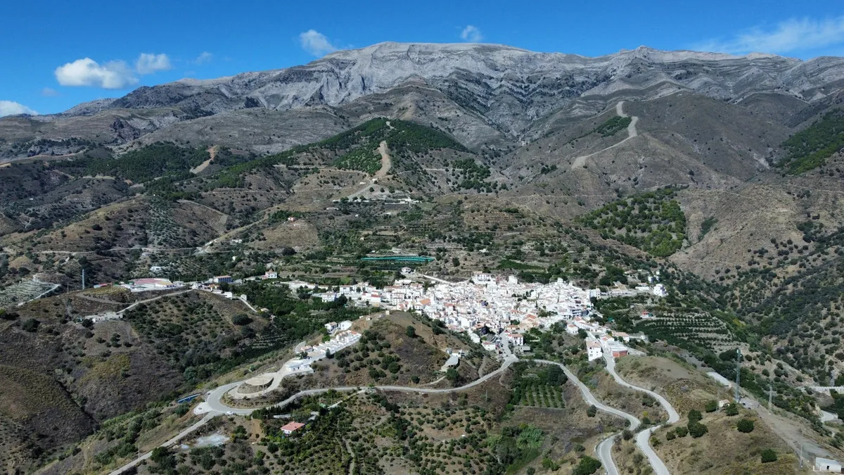 e80deb79-20e5-4bb1-aea2-e568b8179b0e