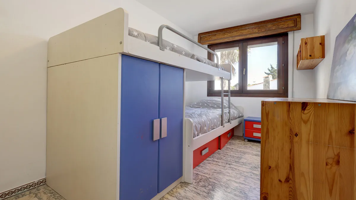 4bed5afa-57c0-46b2-8910-e8b3366ba8e9