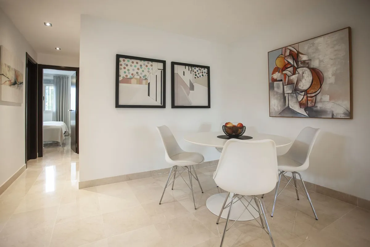 3aae328f-f9c9-4b43-9889-b573023e6711