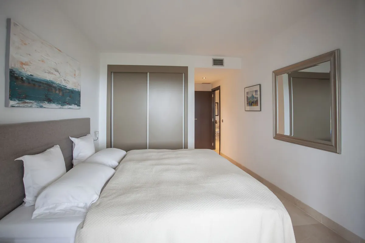 aeaae4e9-7bcf-458c-9e3f-7a6be6003fab