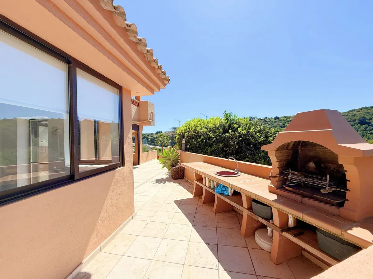 8d1bfd9d-0b55-4f37-b794-54beda42ddf0