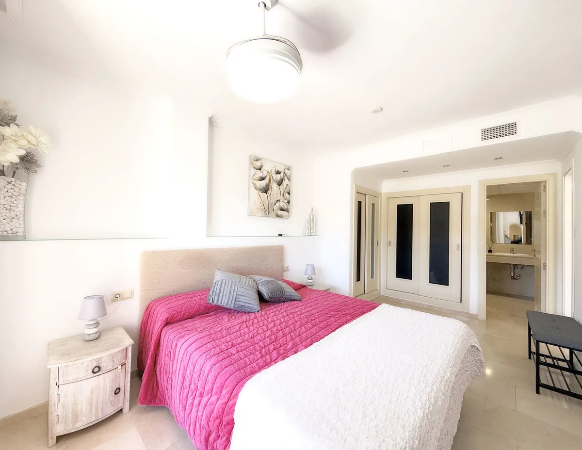 ba676128-fdde-4bfa-85fb-415fff6fb946