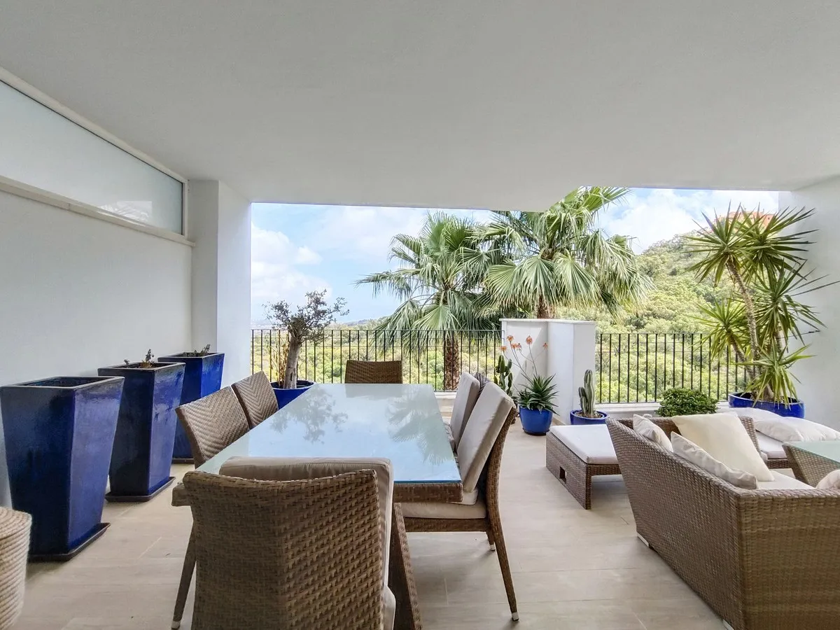 b93acc37-e499-4040-8d87-9486fc189fa3