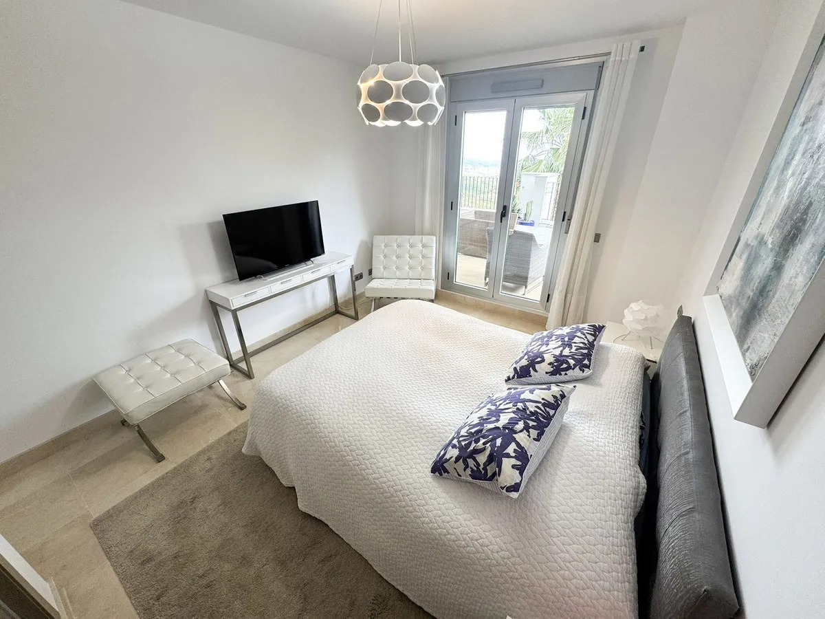 c4200962-52e0-49b8-a6ed-9d9584358bfc