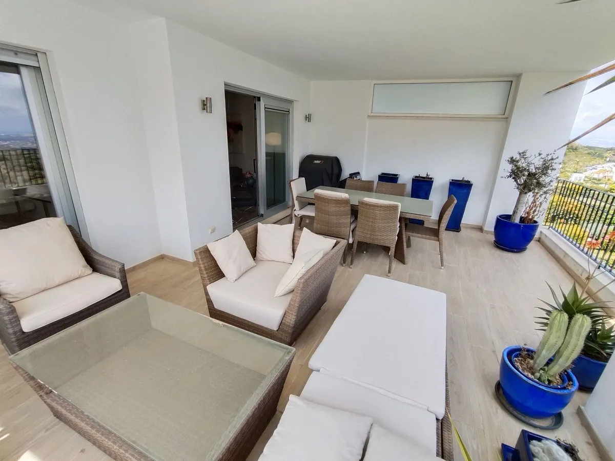 fd8753ff-8b7b-4644-ae60-d1bc097d66fb