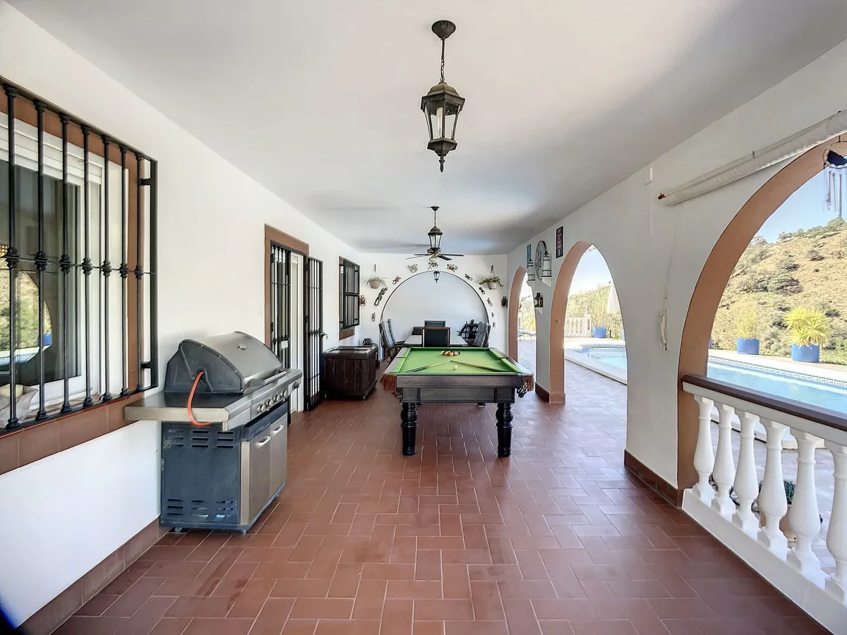 a770a0b6-20d1-449b-8b89-fd5dfa233516