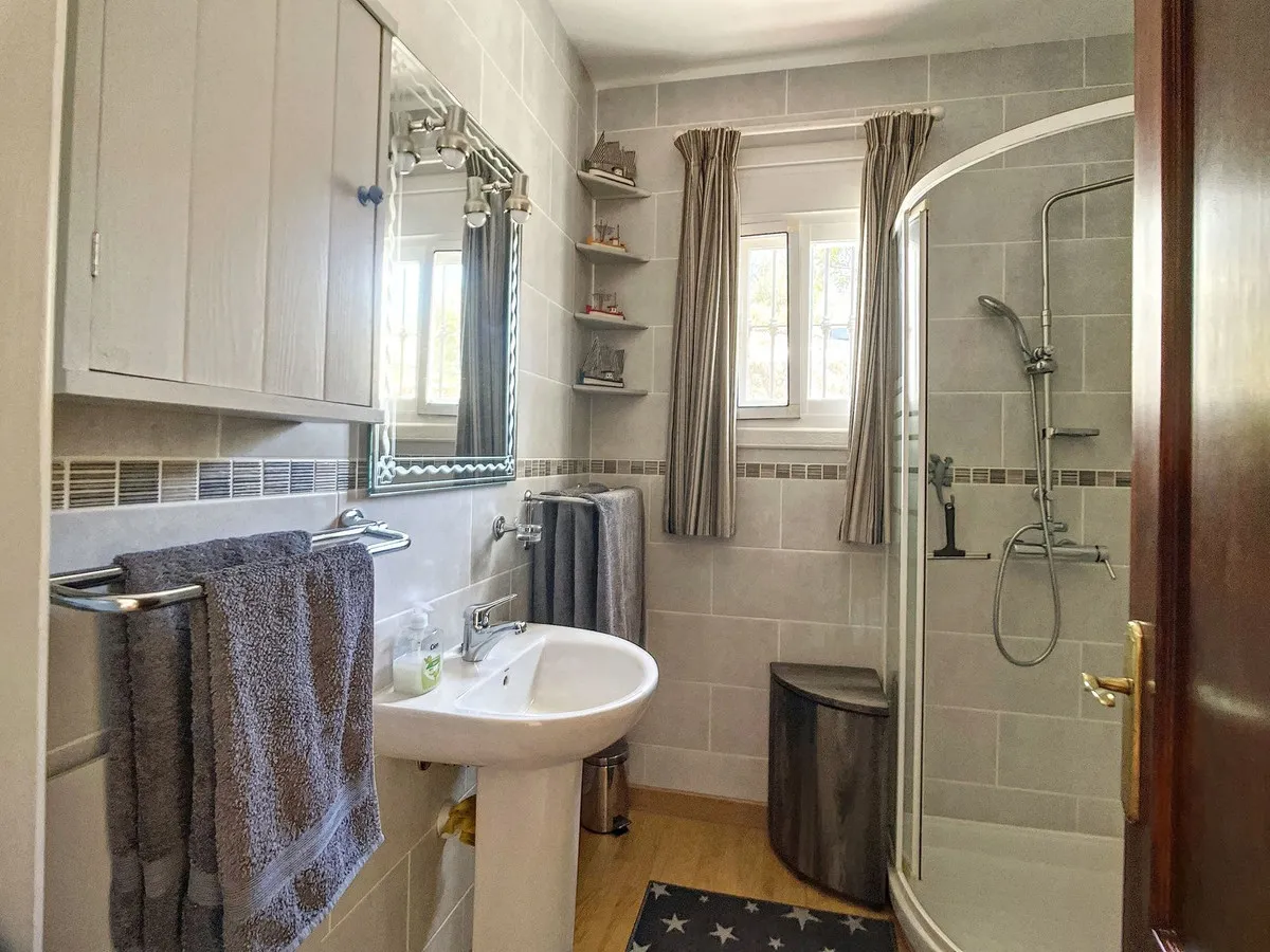 aaeb95ed-c2fb-43e7-be47-26a05a879238