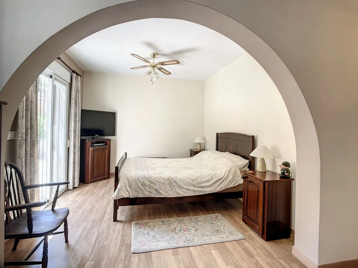 e1ae61cb-ee7e-4c80-b7fb-37f90d9aa4b1