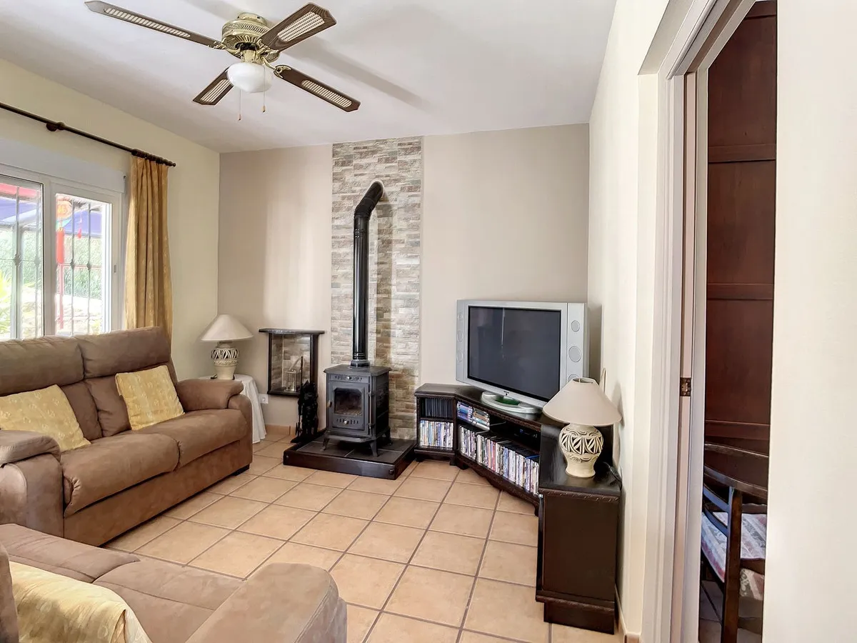 e6a17890-a494-4f35-81f2-2a0b90b96976