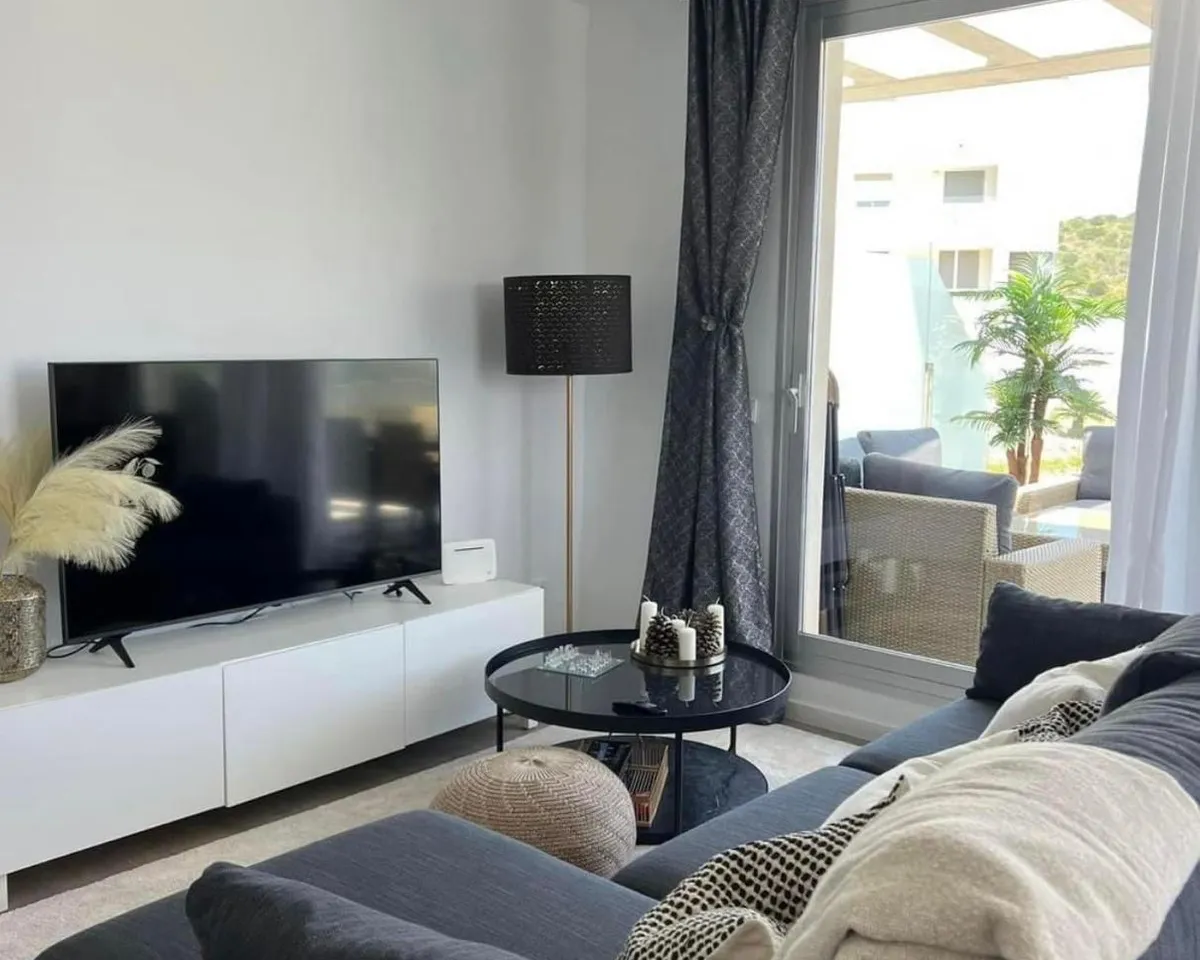 213b7116-b647-42bd-8c87-ebcff4de1630