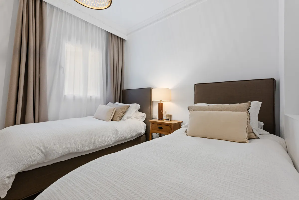 020c5def-bc02-4927-ba6f-34fcf7f44d29