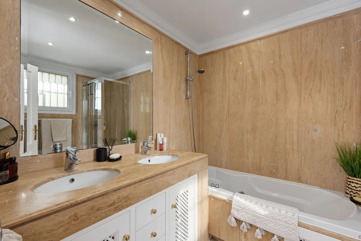 dff28abe-c10d-4548-b91a-e52a1540e6ec