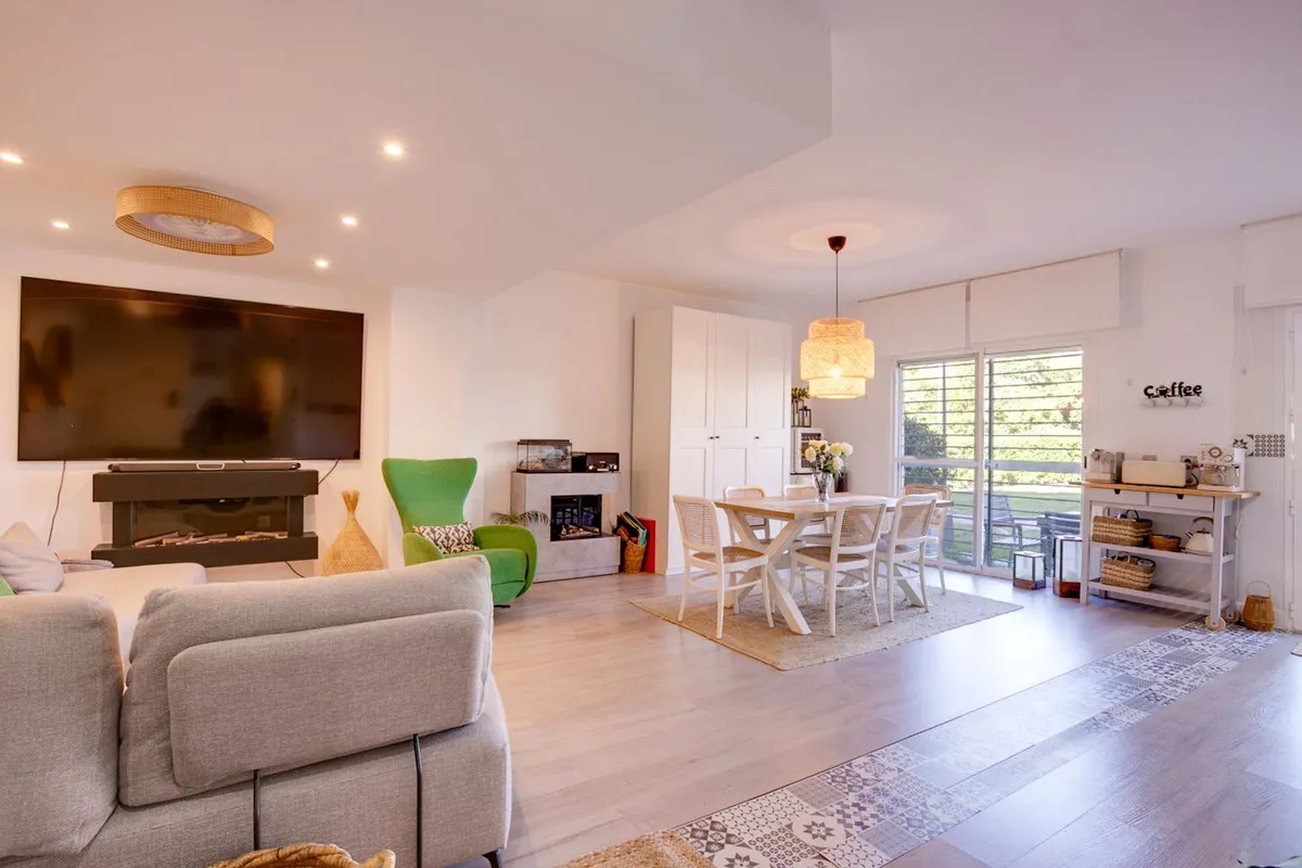 43de971b-8d88-4e39-9e74-e18f9f75c9bd