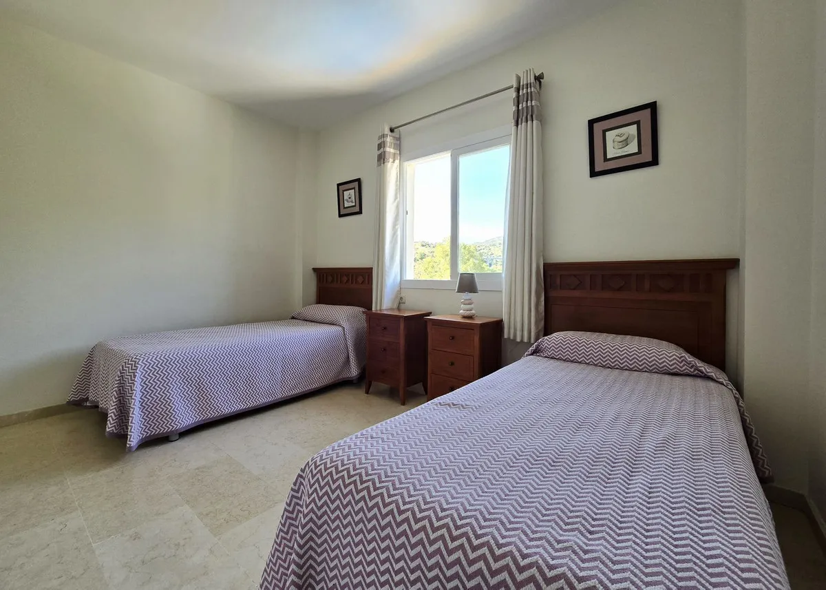 9e73f97a-cbcd-4de5-9a4c-f1d29af5f278