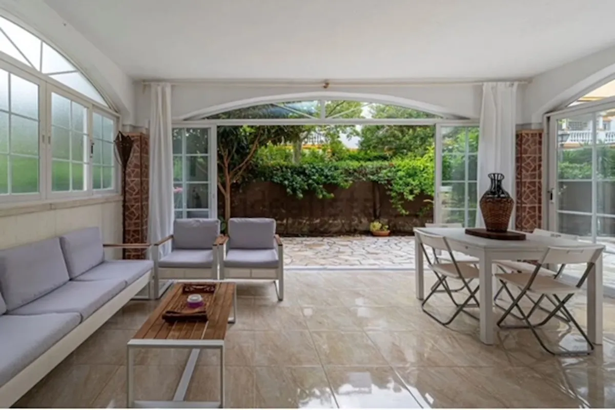 937d3050-0fdf-402c-ab37-b3548f98c0b1