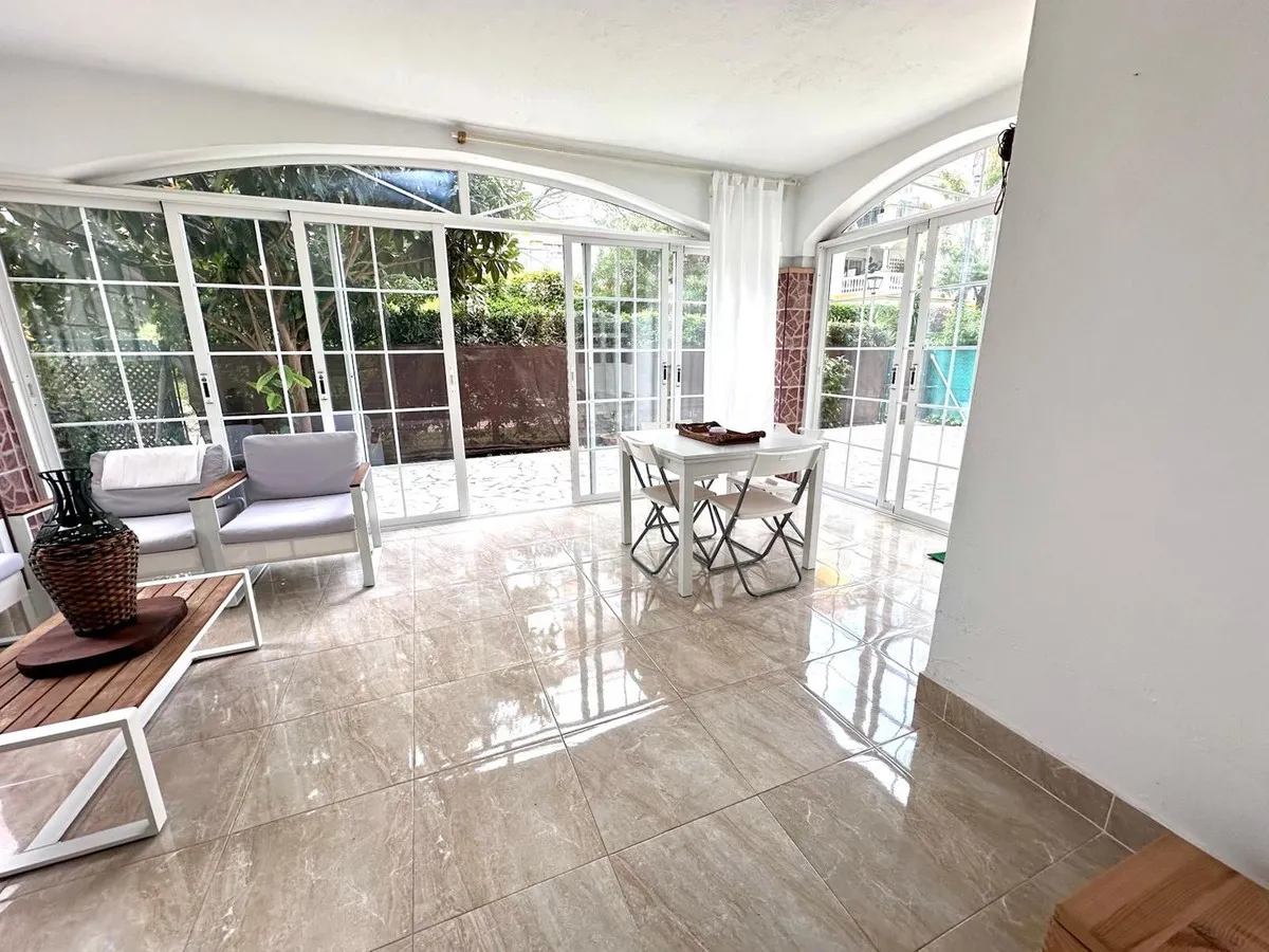 b5614ffb-c7f8-4c29-a3fc-252ad672585e