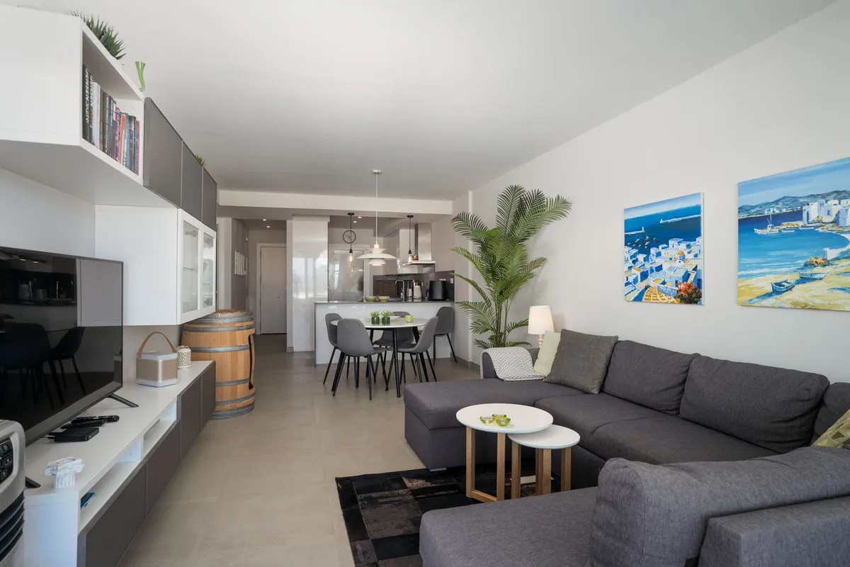 702a8db1-44fa-44f5-ace0-73747cb2436a