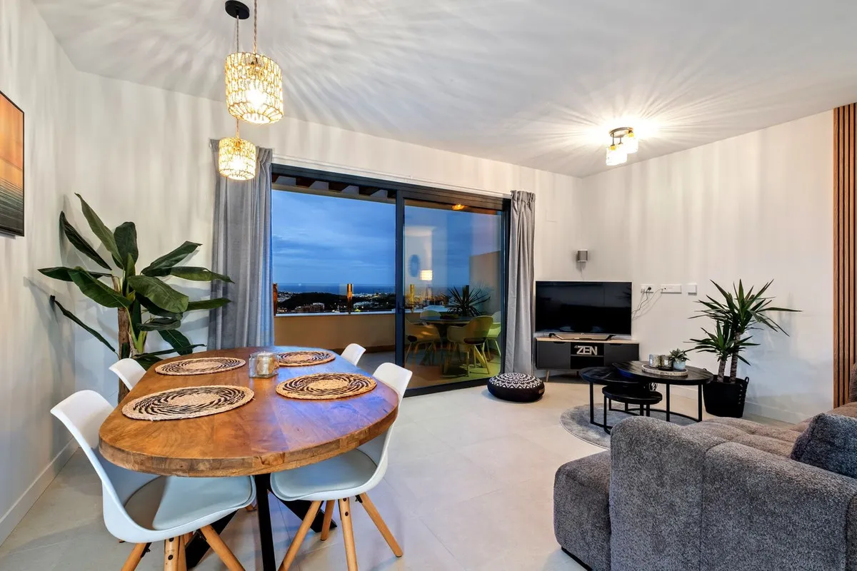 ca1a1572-6e21-43e9-a636-ebe85cb7f7e0