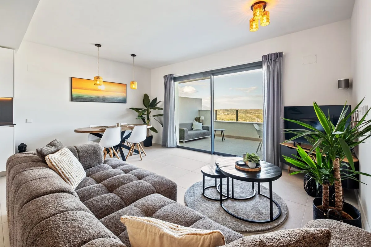 cf4e8ca3-4b8b-4c4e-aa4c-7f91eb04d3fe