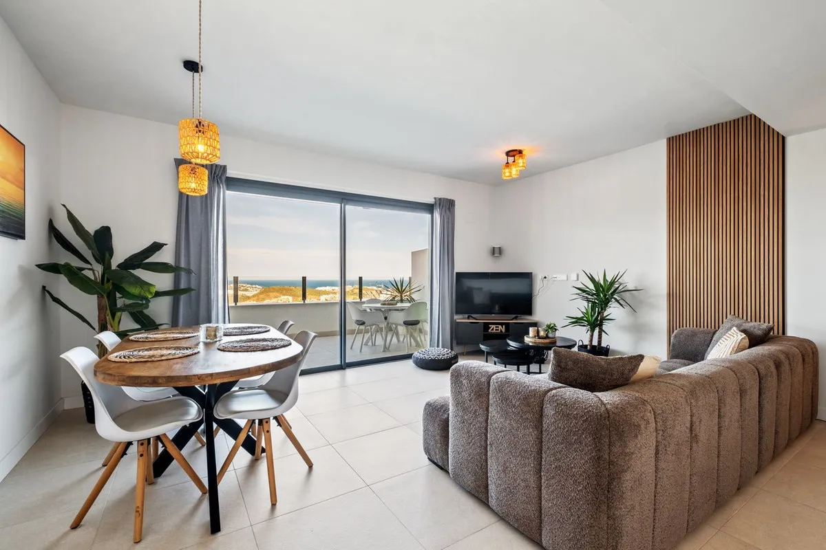 dc751aa4-71b7-4b98-9221-193dd6f43373