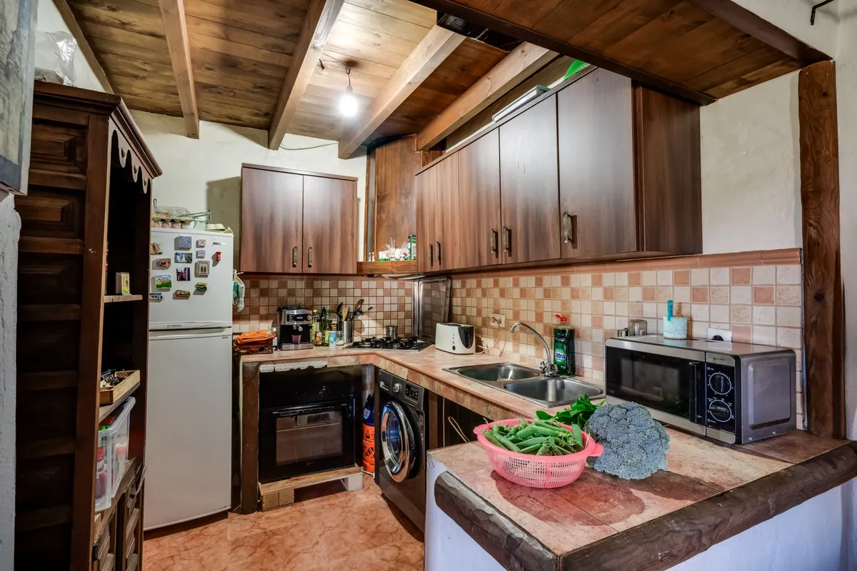 a6829320-5d52-4218-b14f-fa90da950c4e