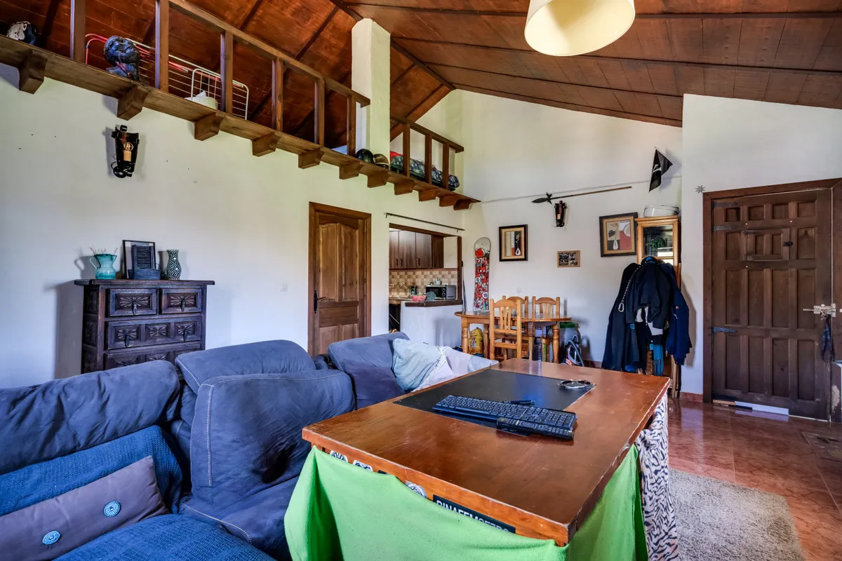 b6e43dfa-3aae-4ea2-a99a-bf47eb1a3d8d